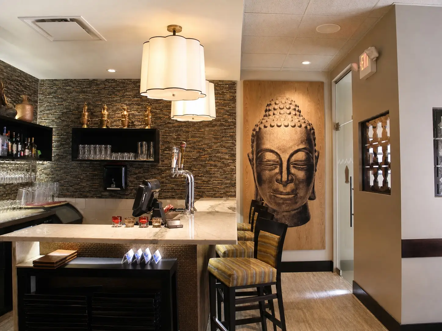 The Himalayan — Bar buddha