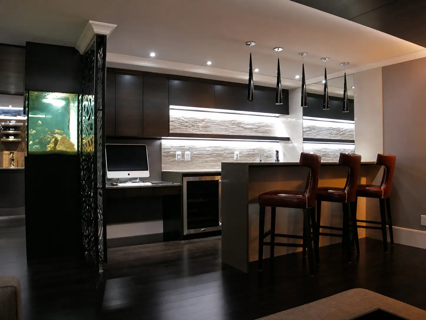 Durham — Aquarium kitchen