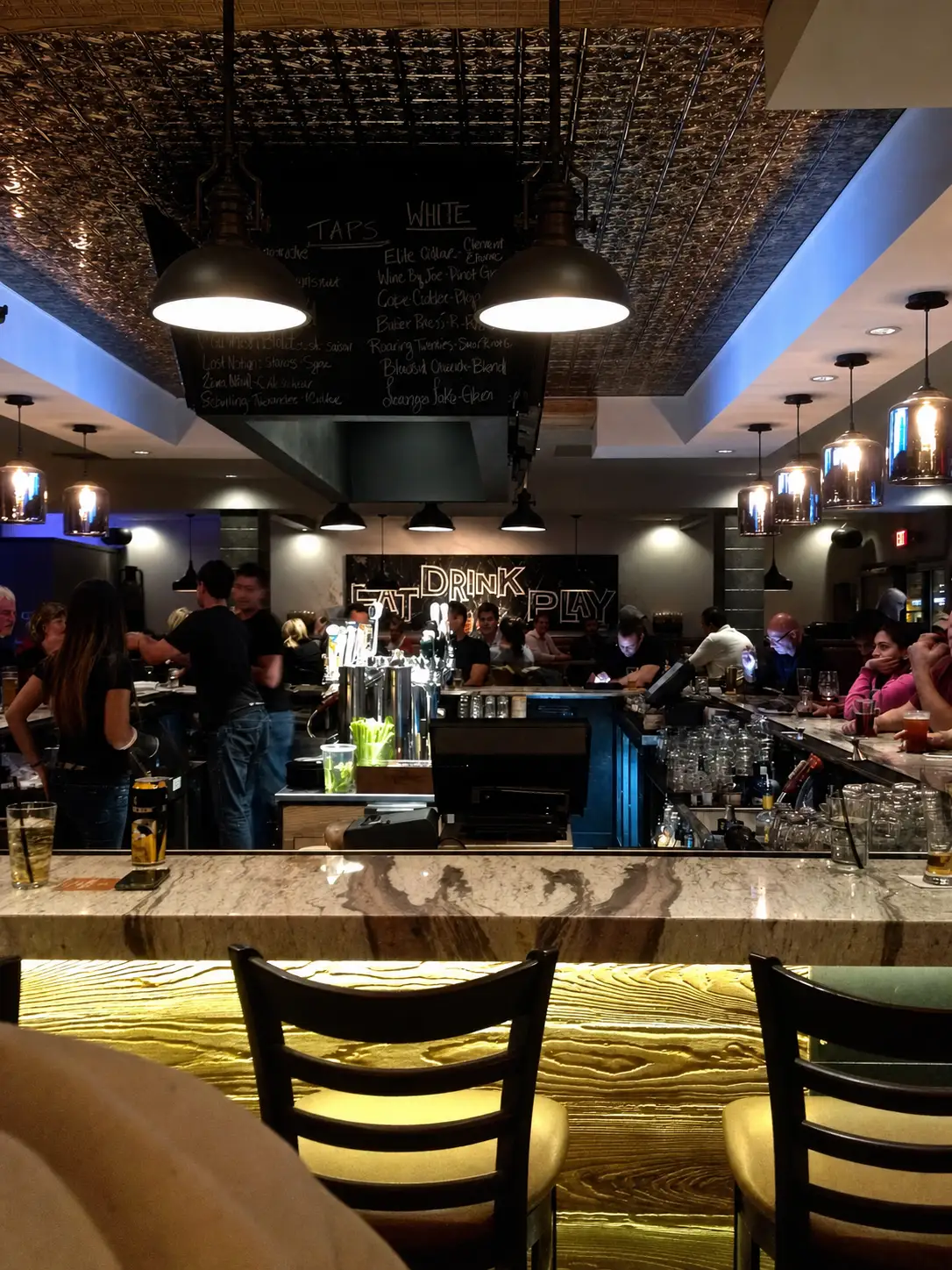 Merchants — Busy bar
