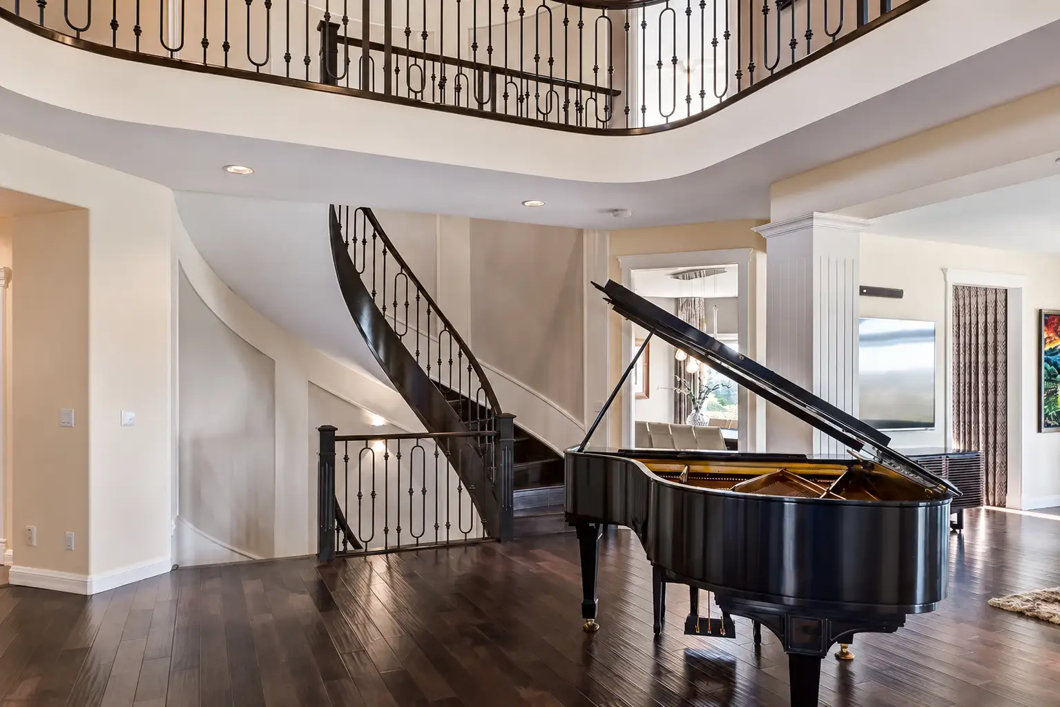 Patterson Hill — Grand piano