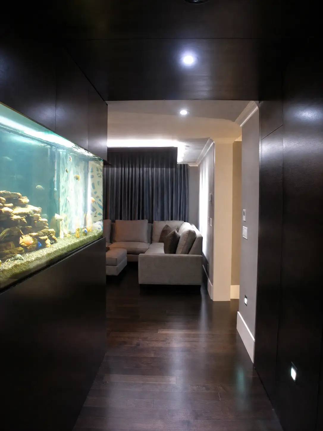 Durham — Aquarium hallway