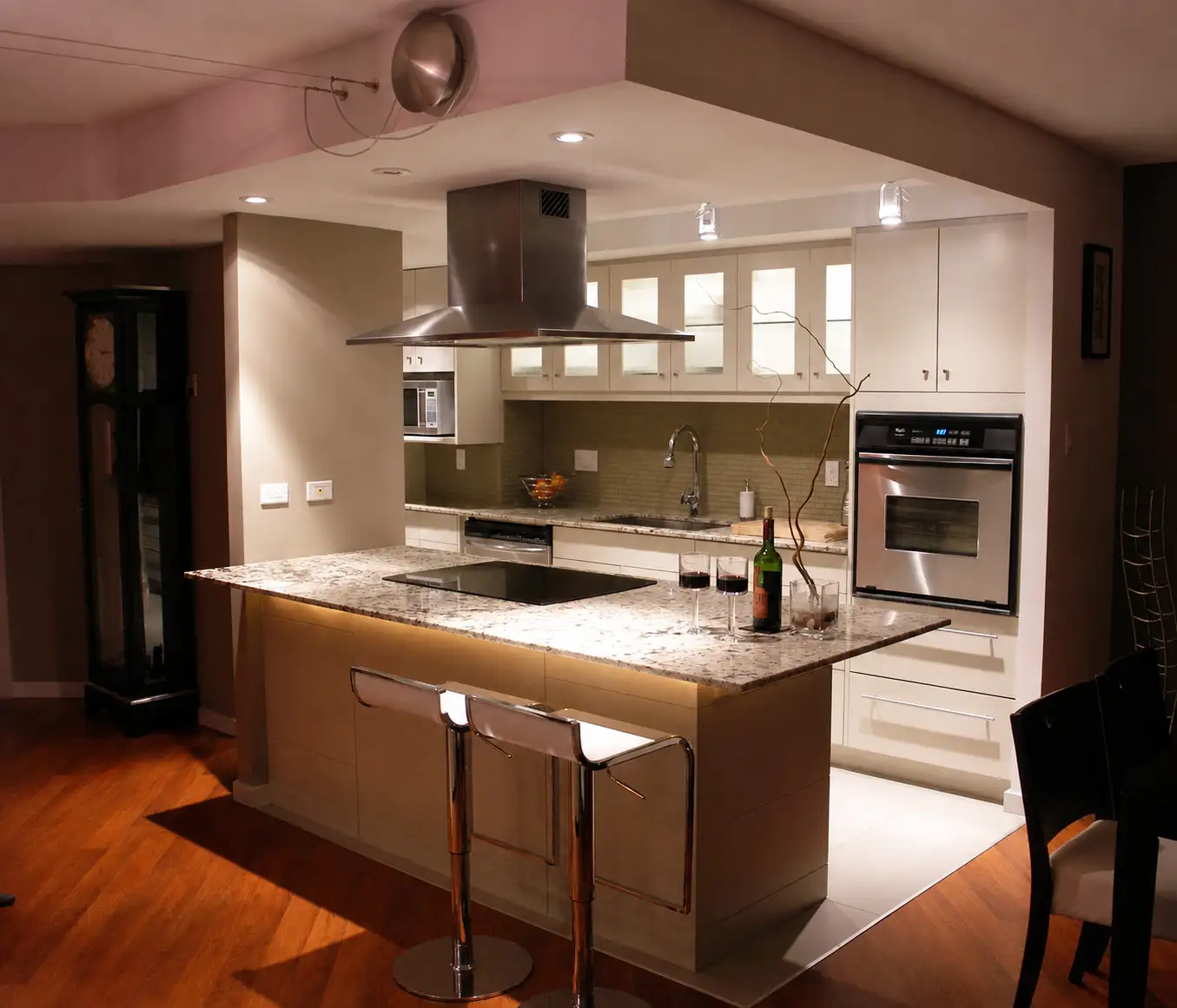 Condo — Kitchen island