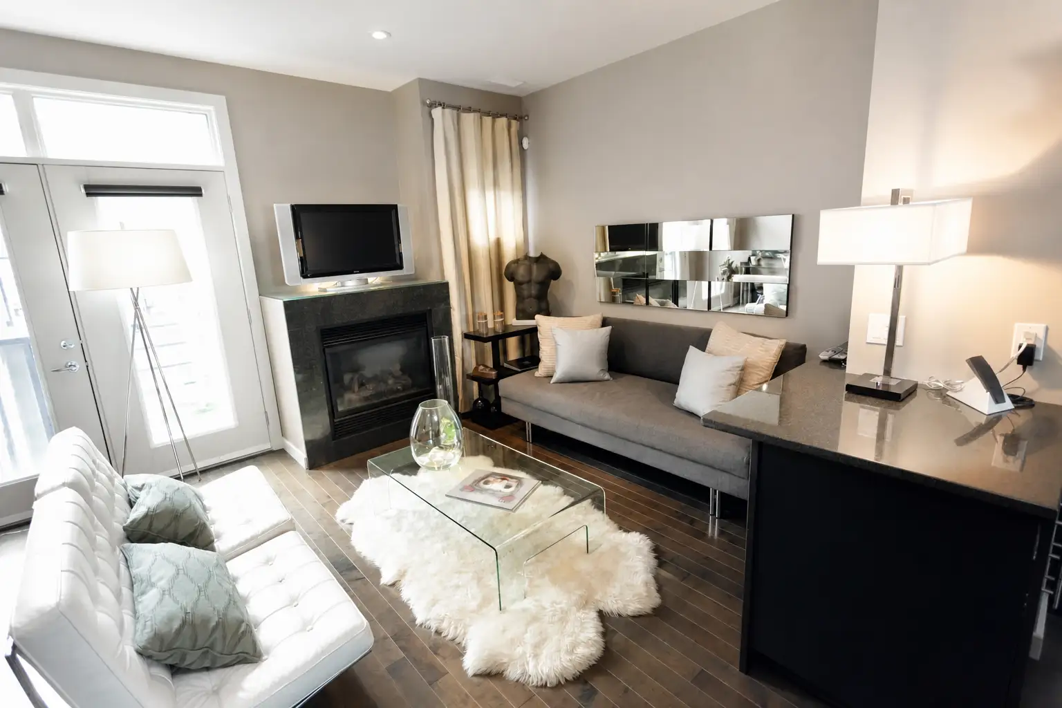 The Olive — Living room