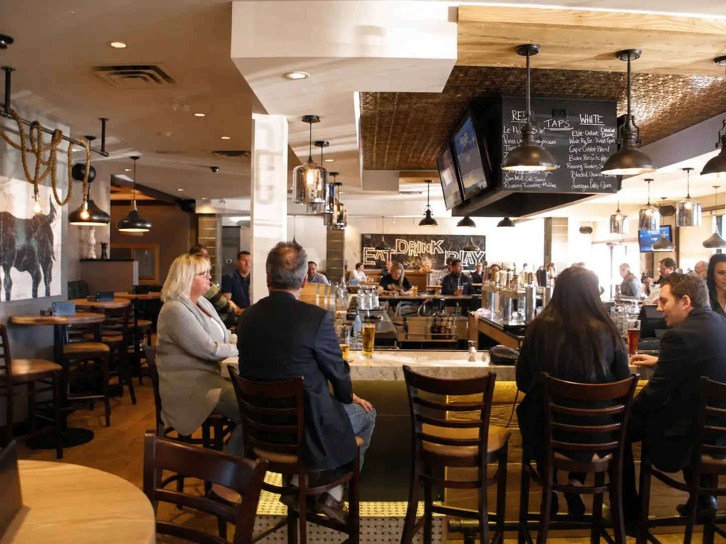 Merchants — Busy restaurant