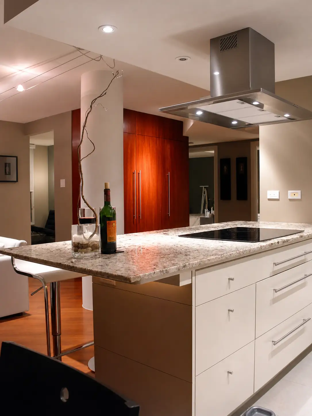 Condo — Kitchen peninsula