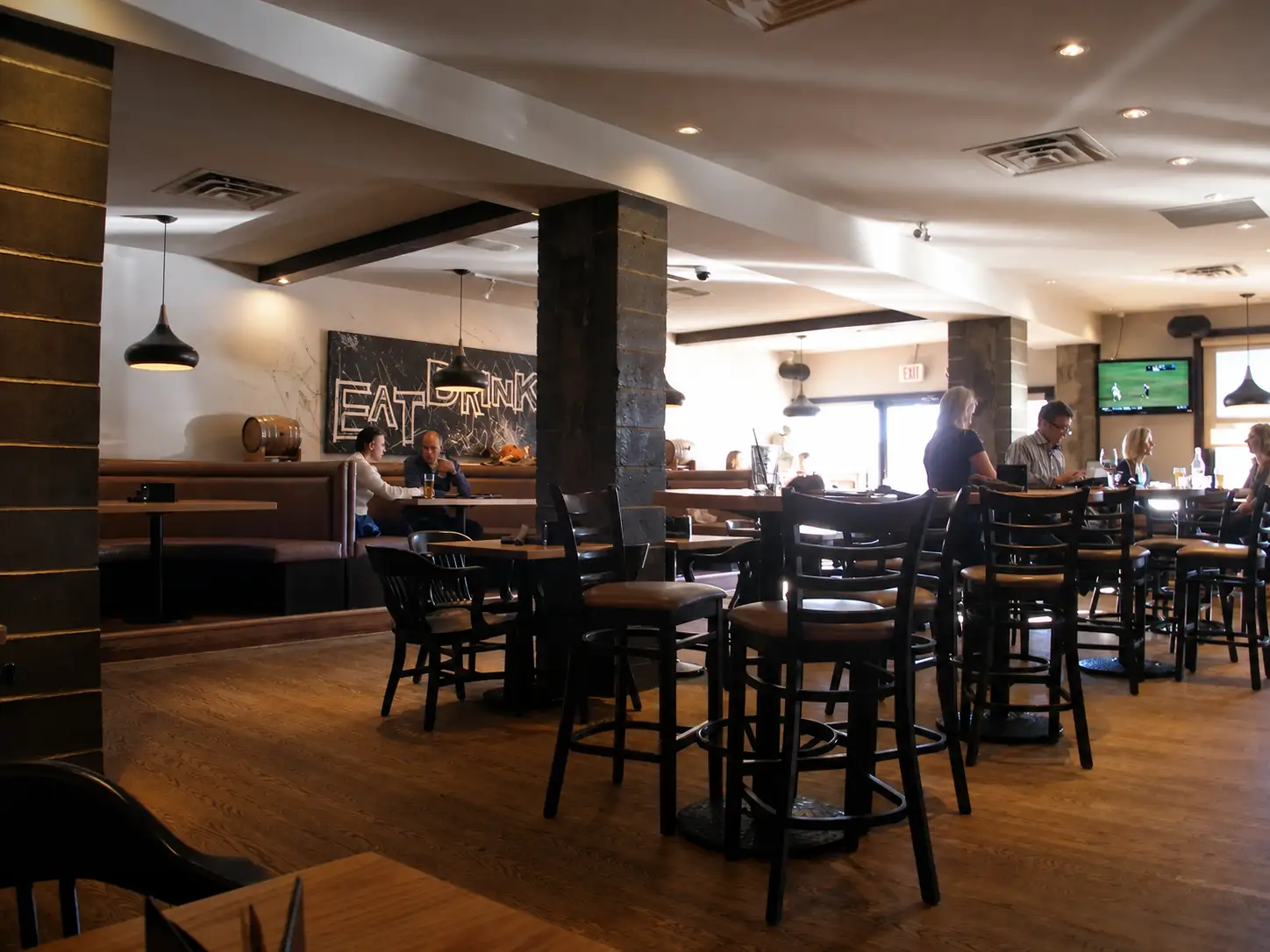 Merchants — Dining room wide