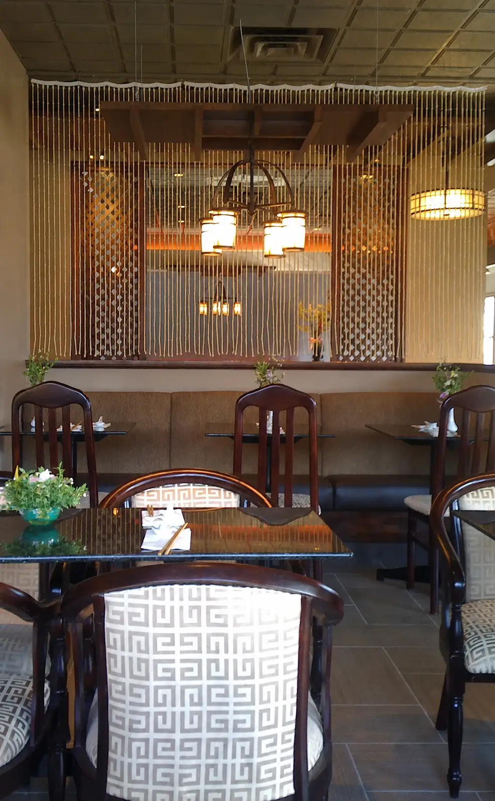 Hospitality — Restaurant lattice dining