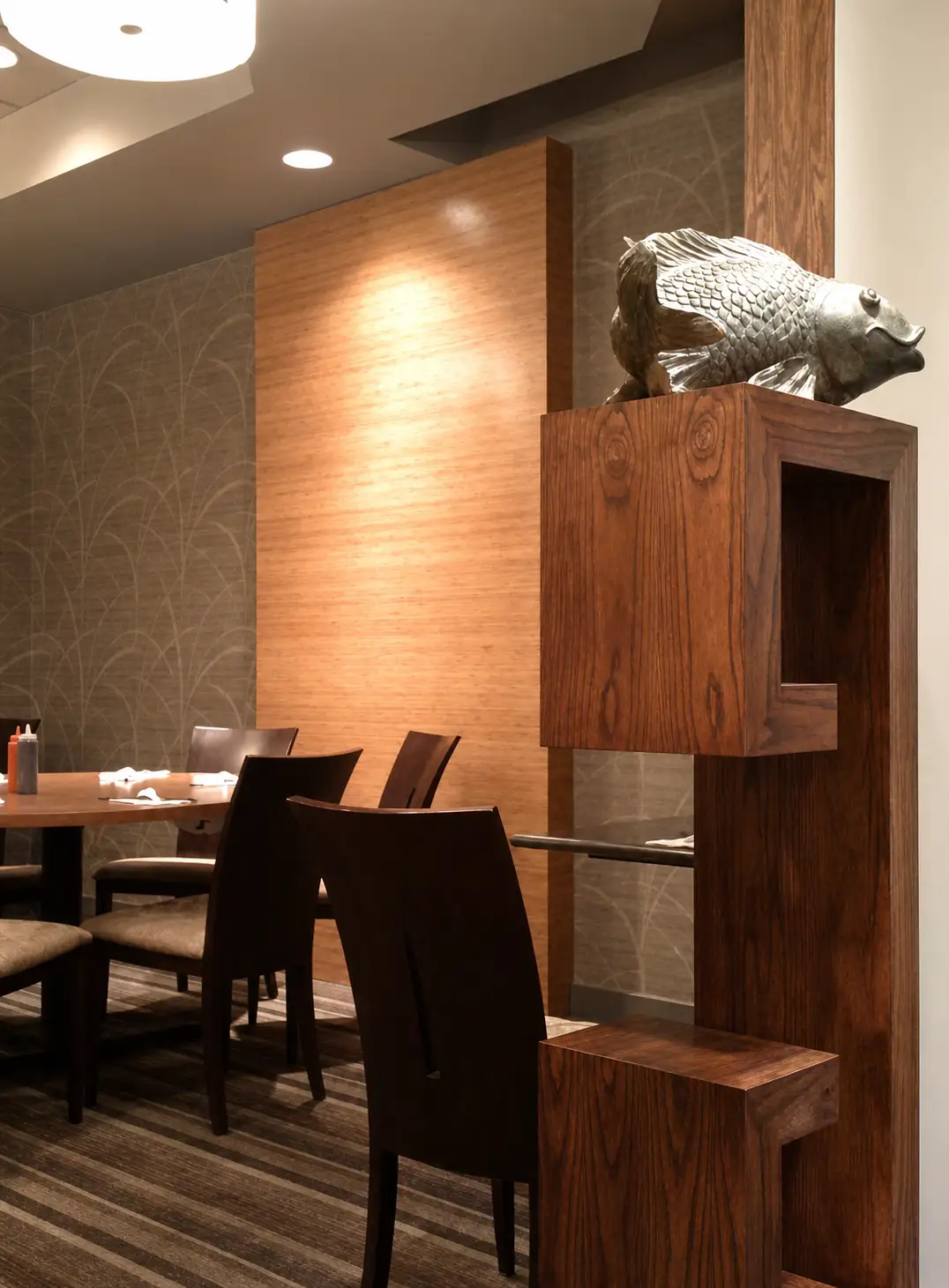 Hospitality — Restaurant dining feature
