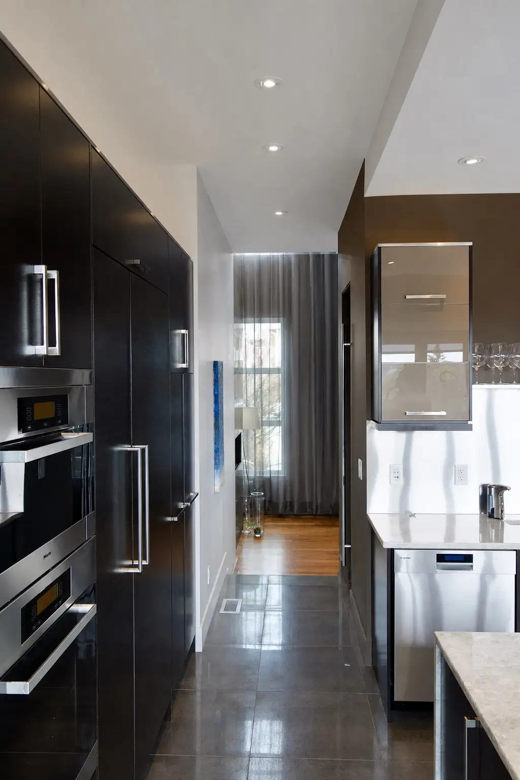 Windsor — Kitchen corridor