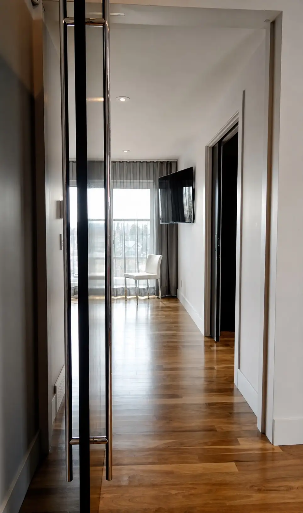 Windsor — Bedroom hallway