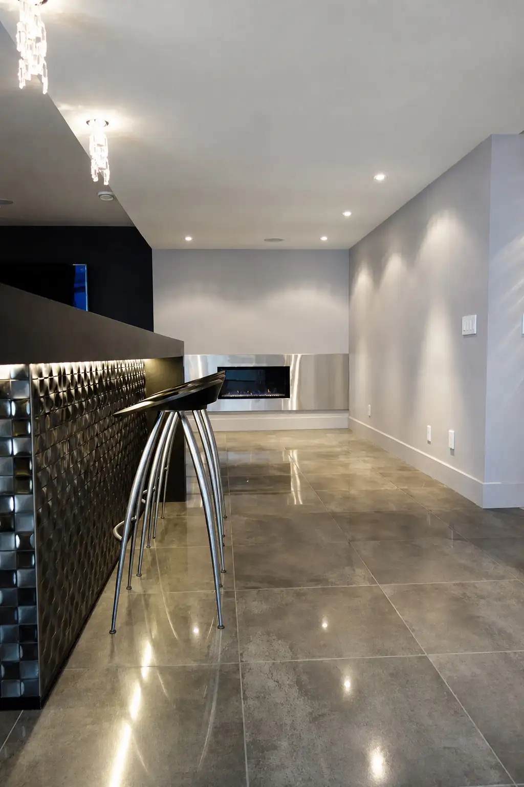 Windsor — Bar corridor